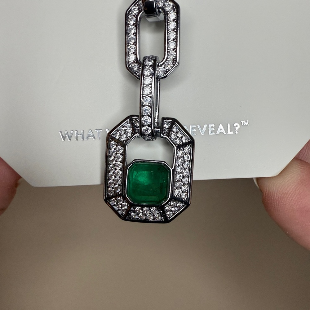 Elegant Silver and Green Necklace